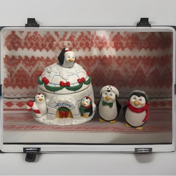 90s FIGIS Penguin Igloo Christmas Dish bowl LOT Salt and Pepper Shaker Vintage - Picture 16 of 16